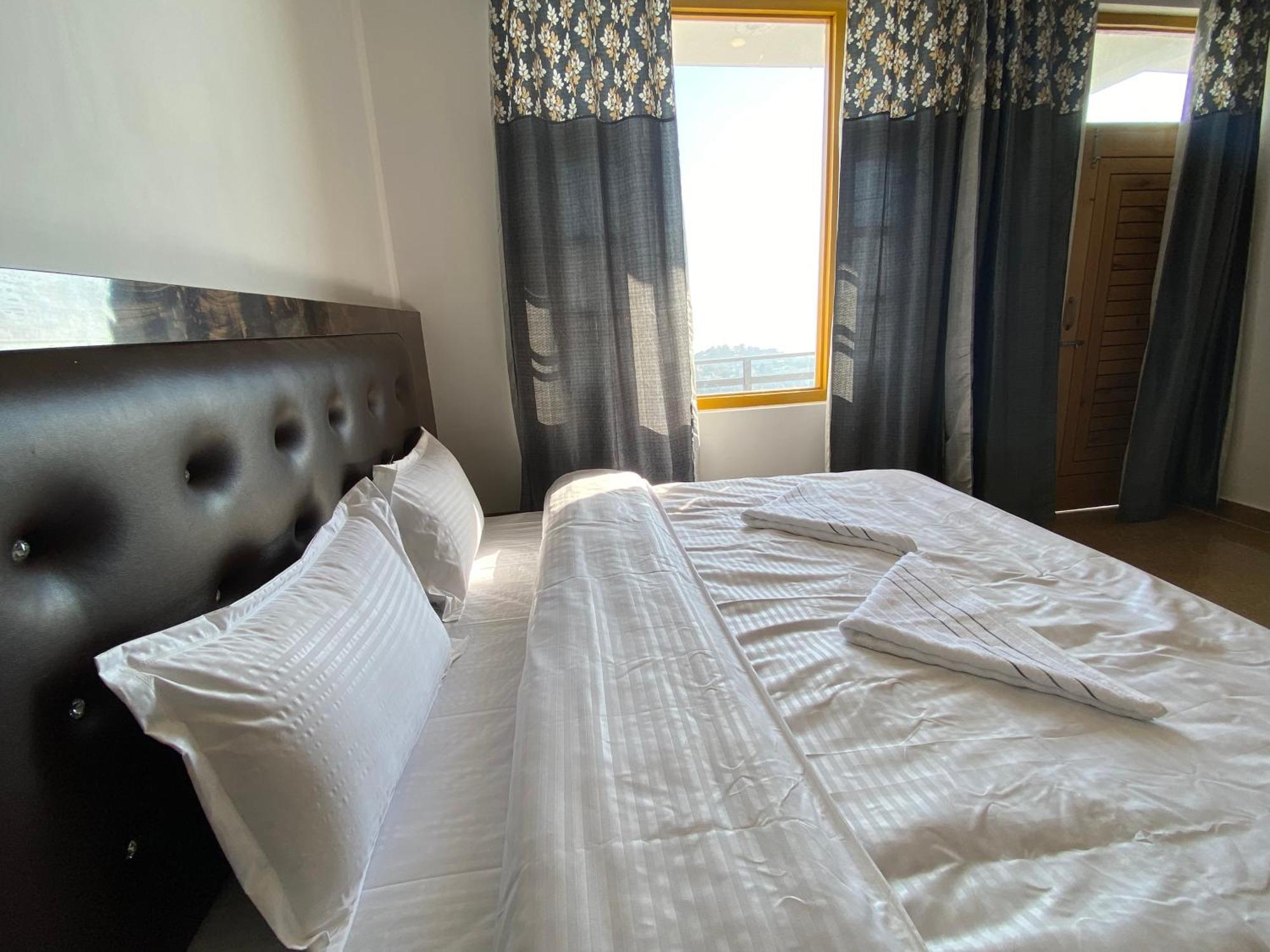 Redeem Cafe & Homestay McLeod Ganj Ngoại thất bức ảnh